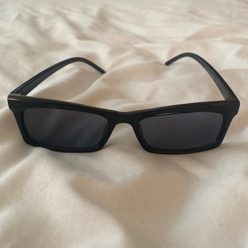Black rectangular sunglasses